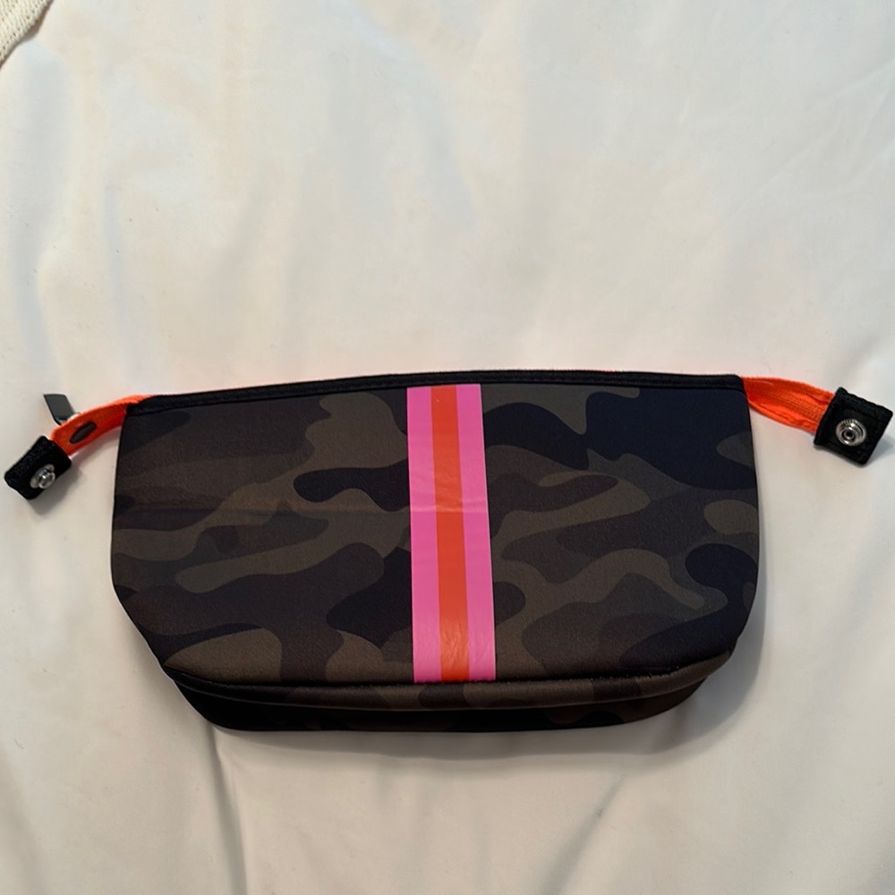 Camouflage Print Bag with Pink Stripe